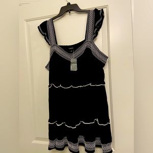 Torrid black and white sleeveless top